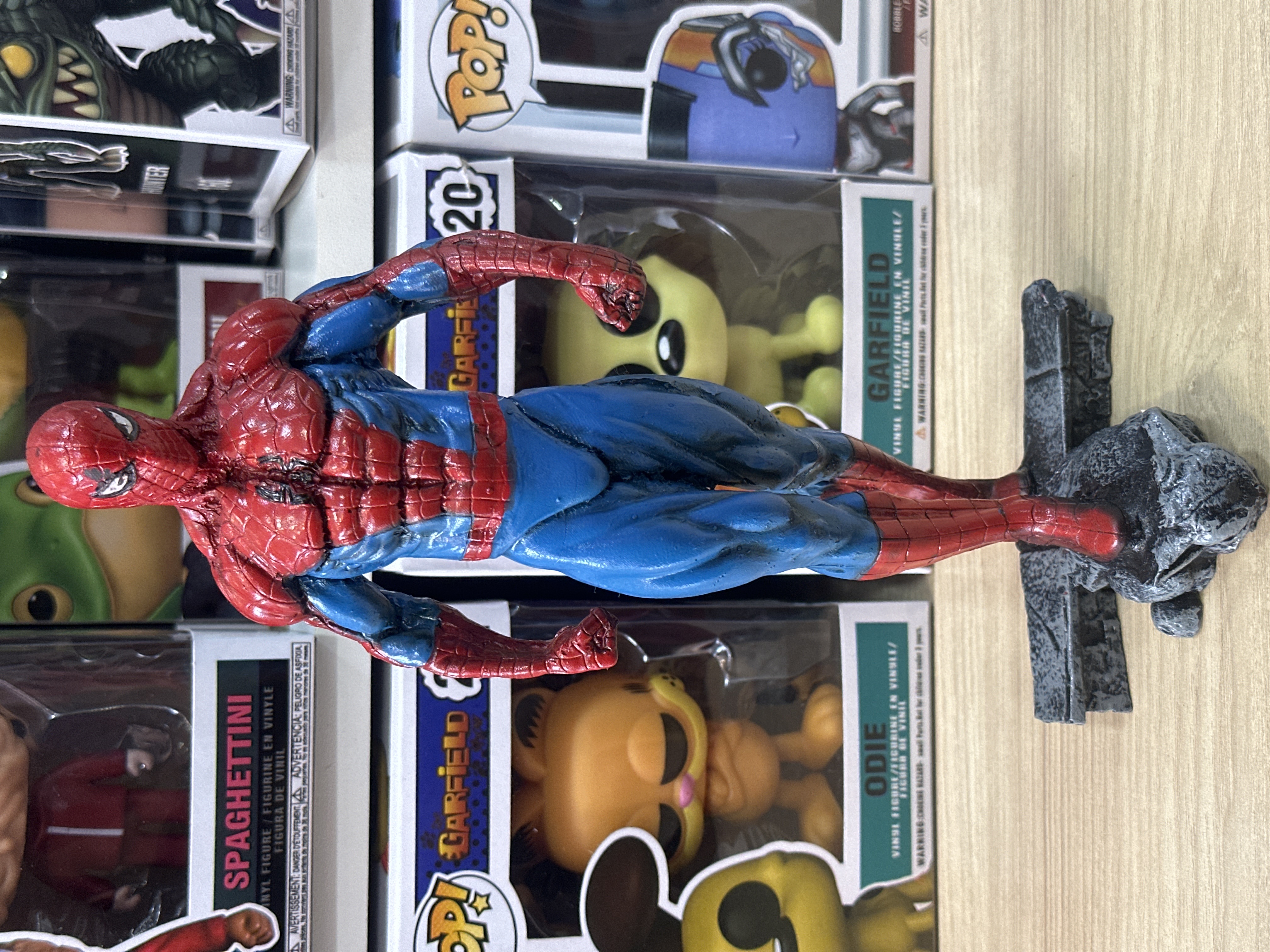 Action Figure Spider-Man Aranha Clássica com Base