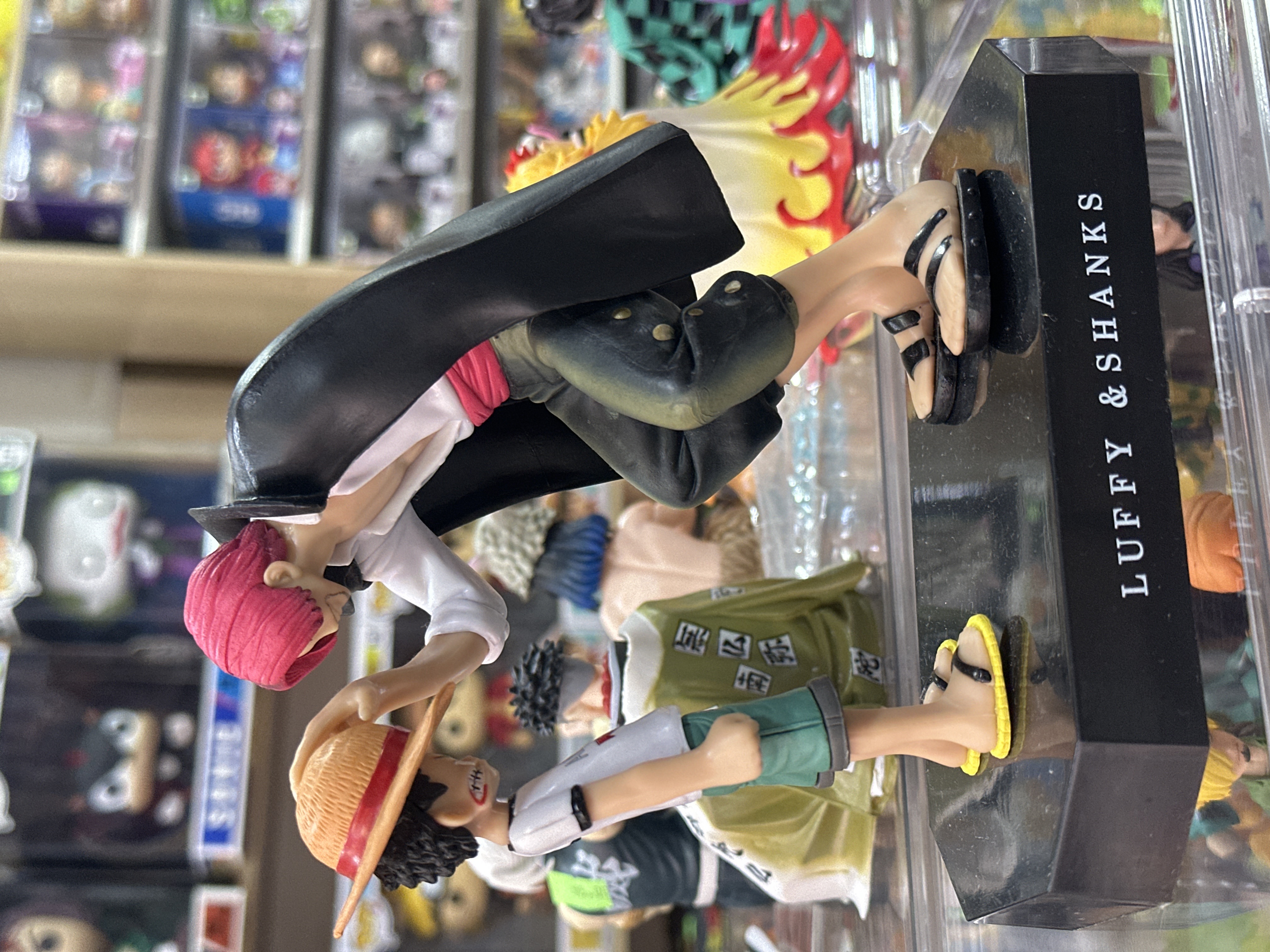 Figure Colecionável Luffy e Shanks One Piece